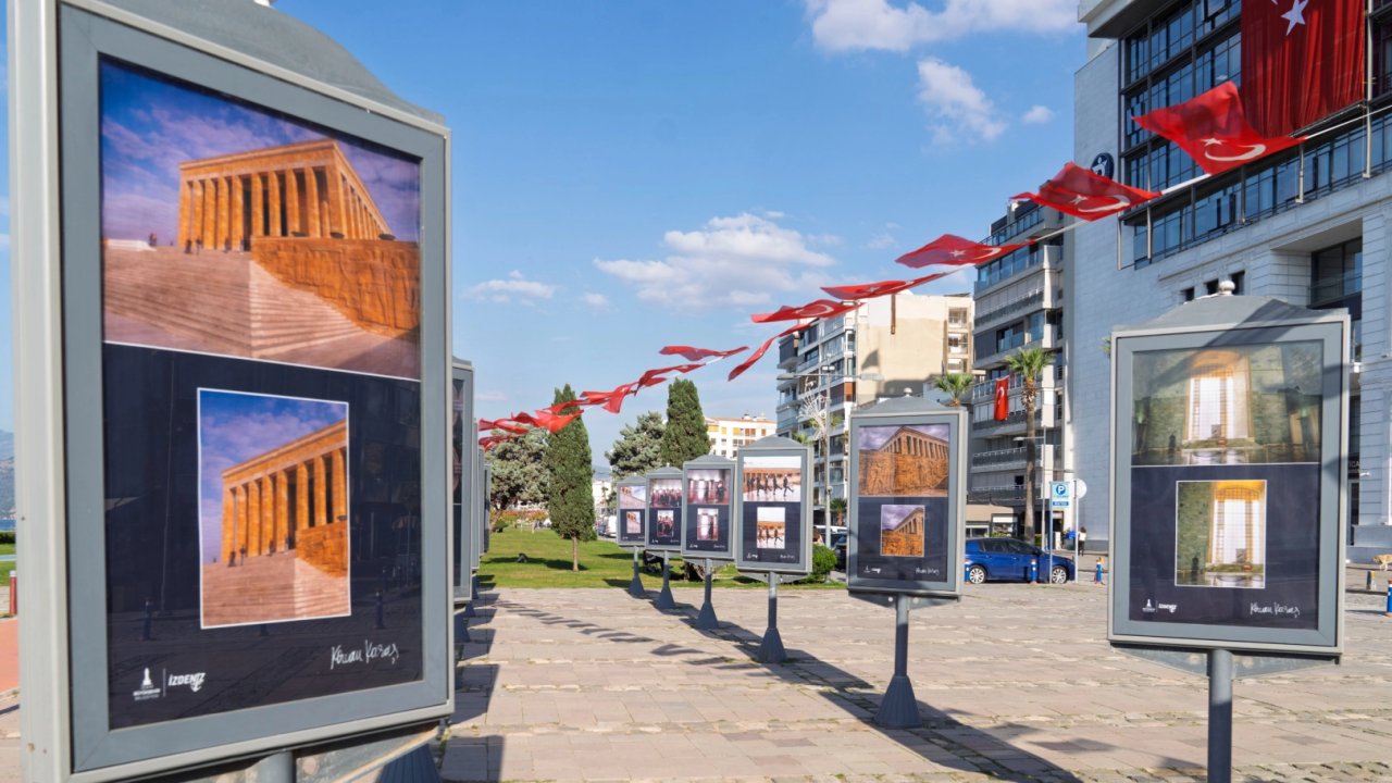 Gazeteci Korcan Karar’ın “Anıtkabir” sergisi İzmir’de açıldı