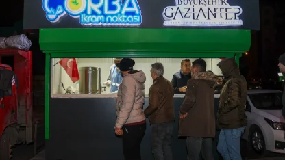 Gaziantep’te 39 noktada sıcak çorba ikramı