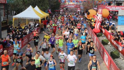 Gaziantep’te 'Gazi Yarı Maratonu' rekor katılımla koşuldu