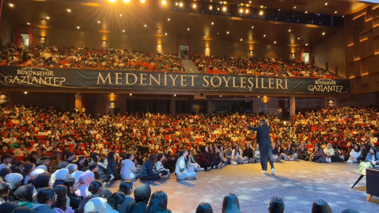 Gaziantep’te gençlerle Gri Koç buluşması