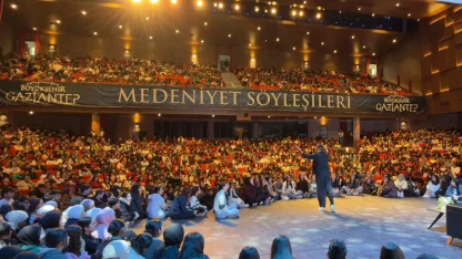 Gaziantep’te gençlerle Gri Koç buluşması