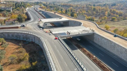 Gaziantep’te köprülü kavşak yatırımları devam ediyor