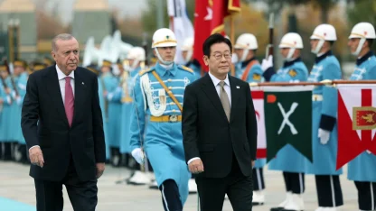 Güney Kore Cumhurbaşkanı Lee Külliye'de