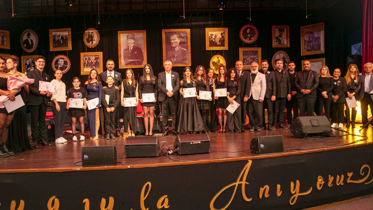 Güzelbahçeli gençler Atatürk için söyledi