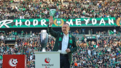 Hem taraftarı, hem Kocaelispor'u kutladı