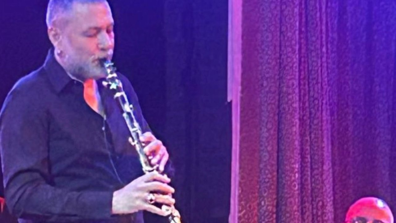 Hüsnü Şenlendirici Amerika turnesinde fırtına gibi esiyor