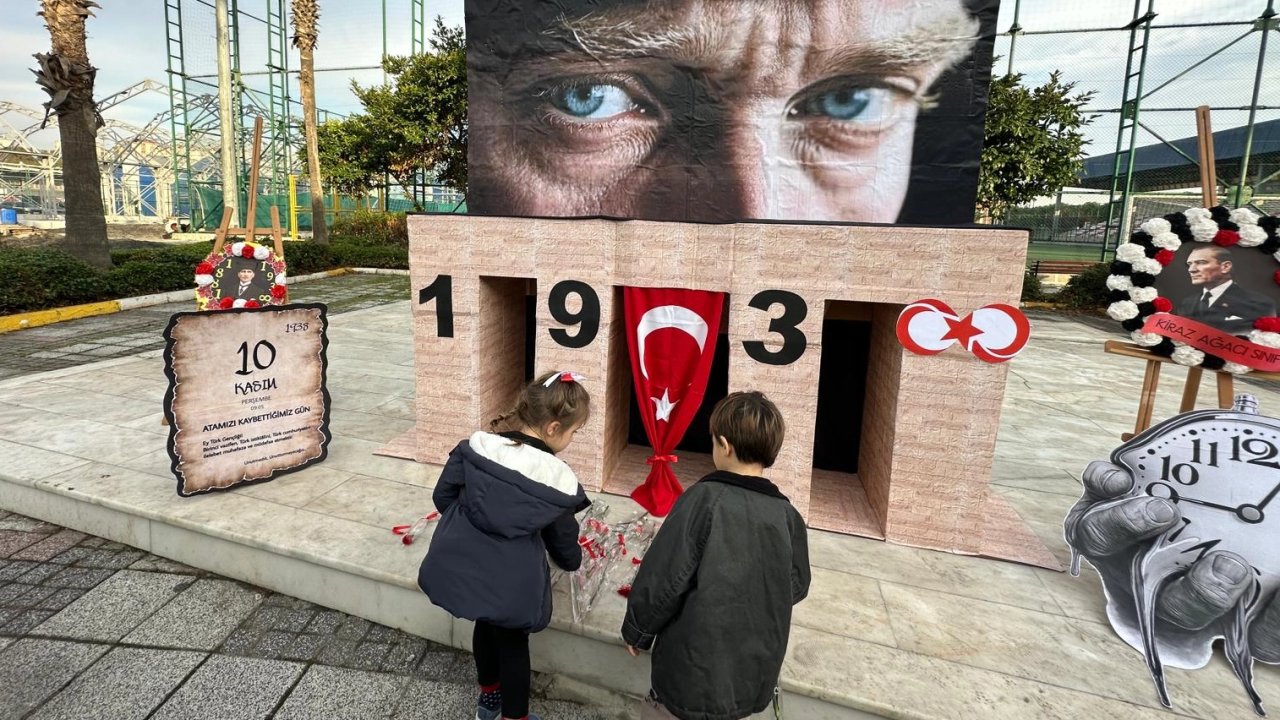 İstanbul Bakırköy 10 Kasım&#039;da Ata&#039;sını andı