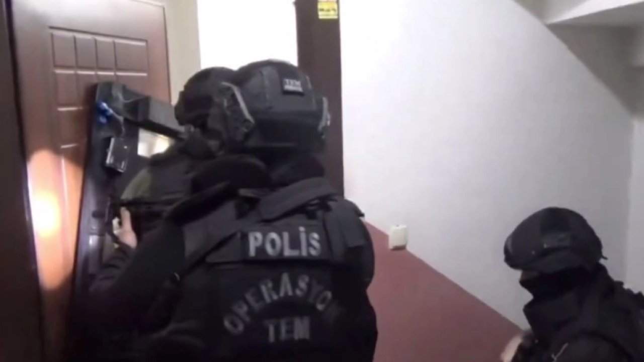İstanbul&#039;da DEAŞ&#039;a 13 gözaltı!