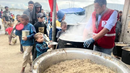 İyilik gemisi yardımları Gazze'de... Sıcak yemekler günlük 35 bine yükseldi