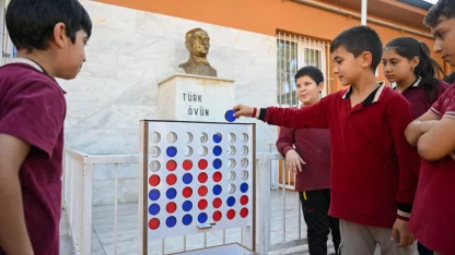 İzmir Bornova’da eğitime destek sürüyor