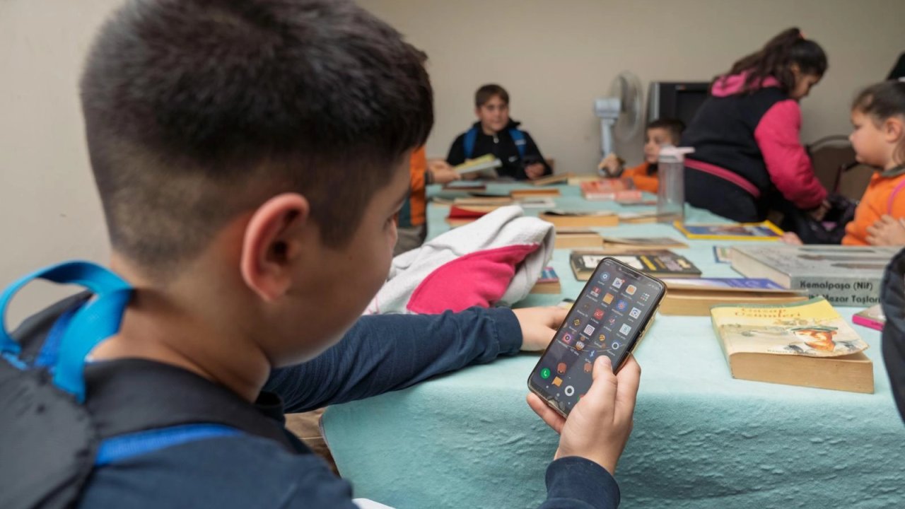 İzmir Büyükşehir’den 79 köye ücretsiz internet