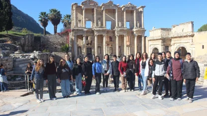 İzmir Büyükşehir’den Efes'te tarih ve müzik molası