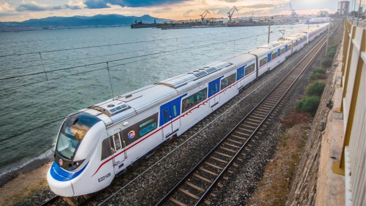 İzmir Büyükşehir&#039;den Tugay’dan TCDD’ye sert çıkış: Ray kirasını sıfırlayın, 90 dakikayı hemen getireyim