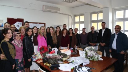 İzmir Çiğli’de Öğretmenler Günü fidanlarla kutlandı