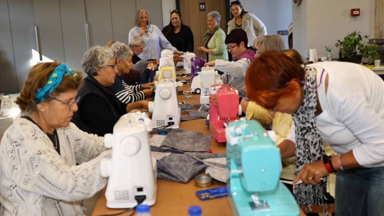 İzmir Efes Selçuk’ta kadınlara ücretsiz dikiş atölyesi