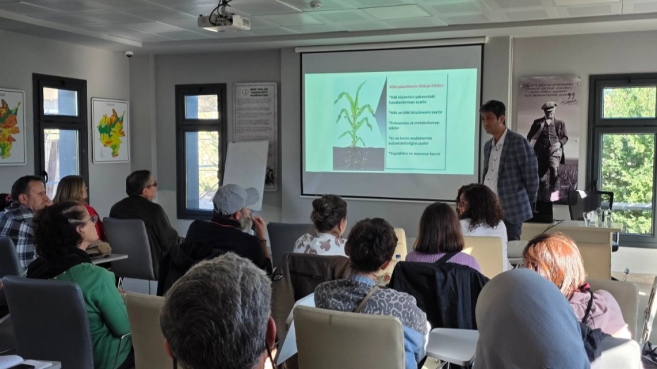 İzmir Efes&#039;te Üretici Pazarı’nda geri dönüşüm haftası