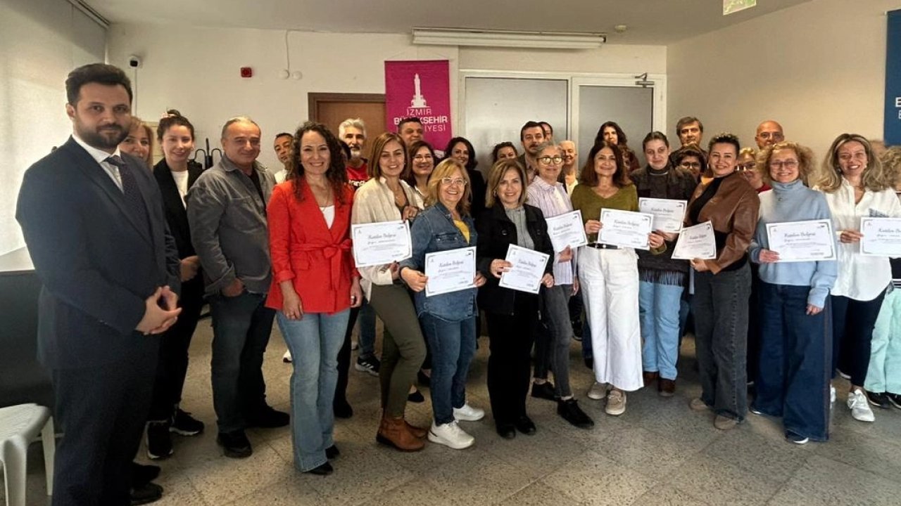 İzmir Meslek Fabrikası’nda sertifika sevinci
