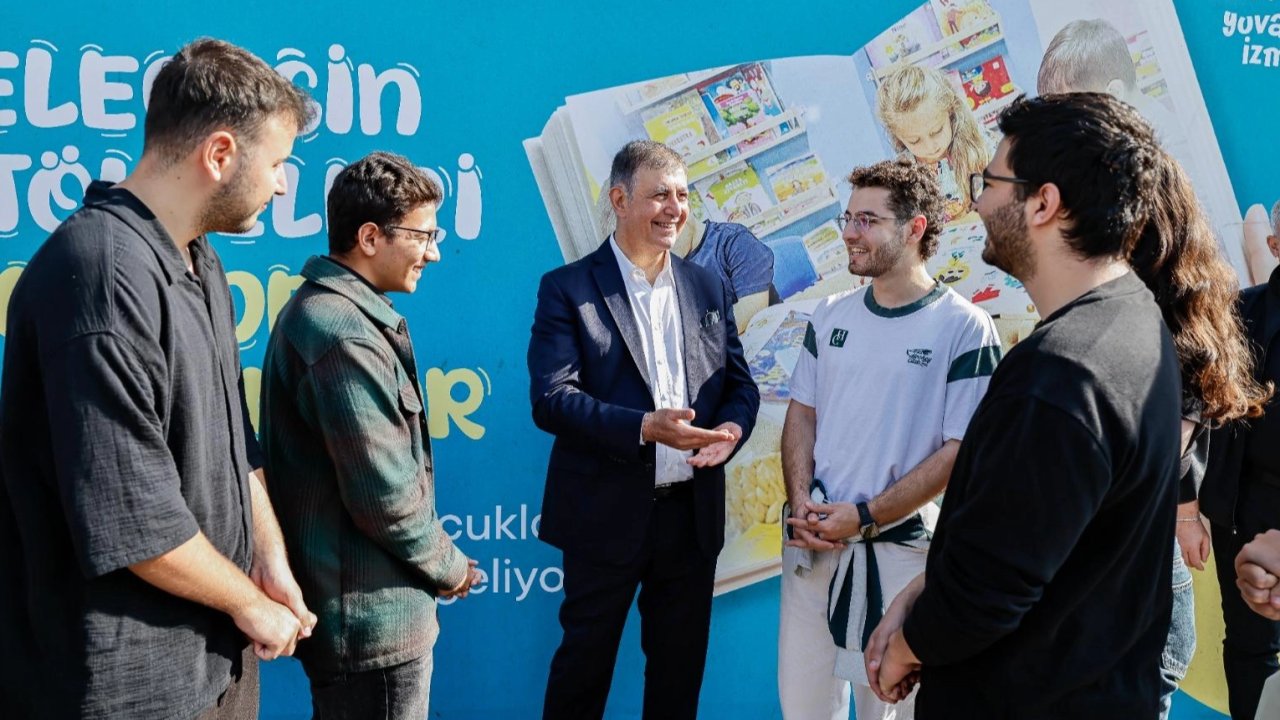 İzmir&#039;de minikler ve üniversiteliler &#039;Geleceğin Atölyeleri&#039;nde buluşuyor