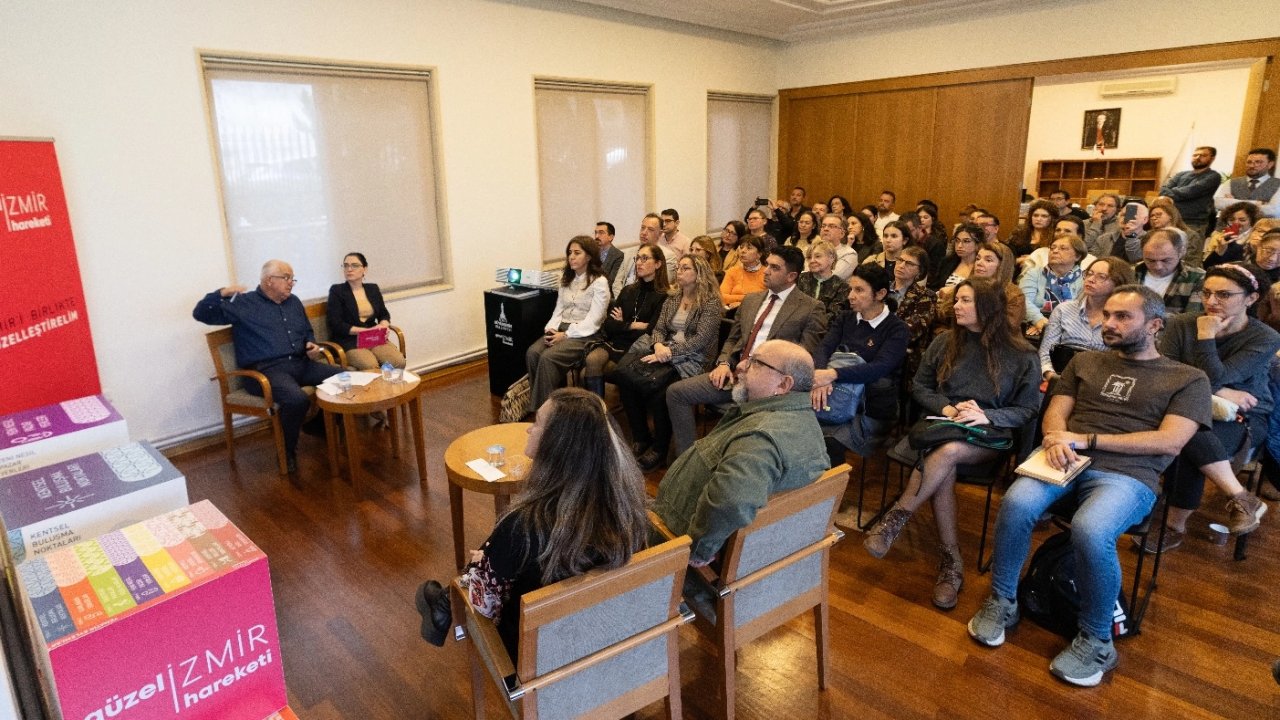 İzmir’de &quot;Şato’da Kamusal Mekân Söyleşileri&quot; başladı
