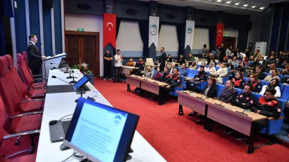 Kayseri Büyükşehir personeline 'Etik Davranış' eğitimi