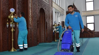 Kayseri Kocasinan 'Cami Temizleme Ekibi' kurdu