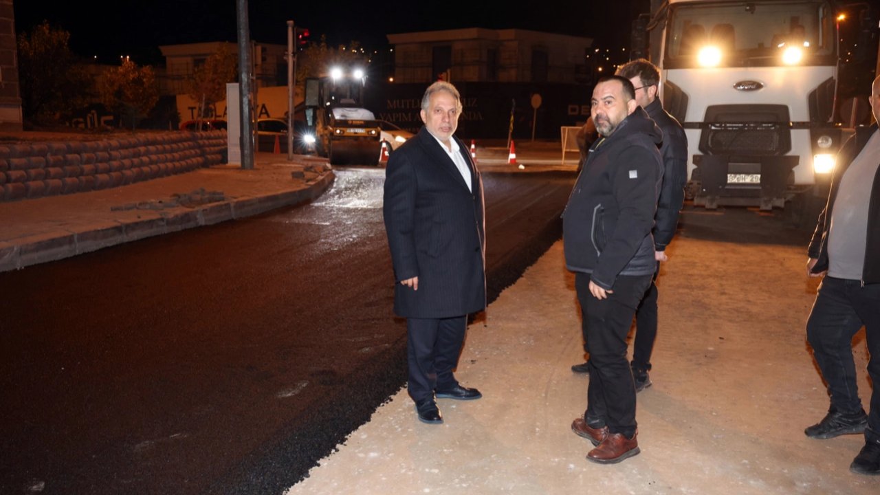 Kayseri Talas&#039;ın &#039;Belediye Mahallemiz&#039;de projesi Mevlana&#039;da fazla mesai yaptı