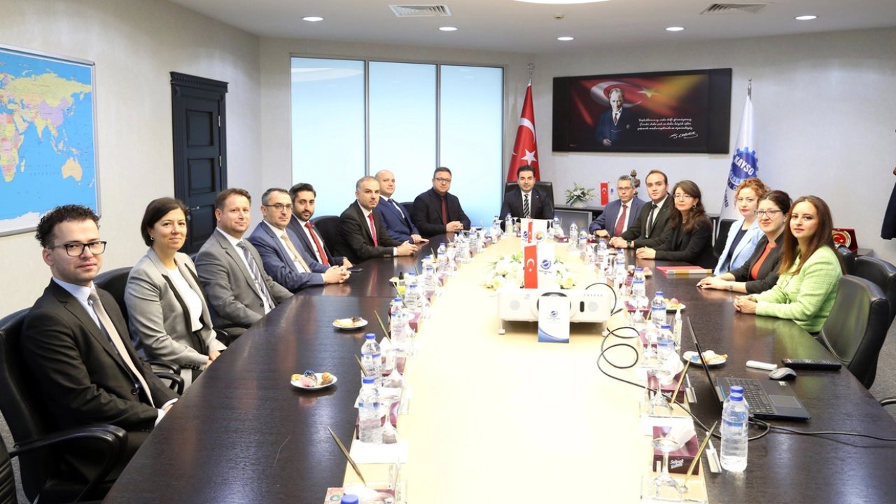 KAYSO ticaret müşavirlerini &#039;birebir&#039; görüştürdü