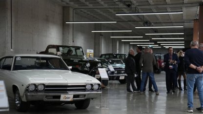 Klasik otomobil müzayedesine yoğun ilgi