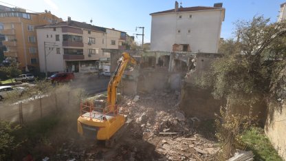 Kocaeli Çayırova’da metruk binalar yıkılıyor