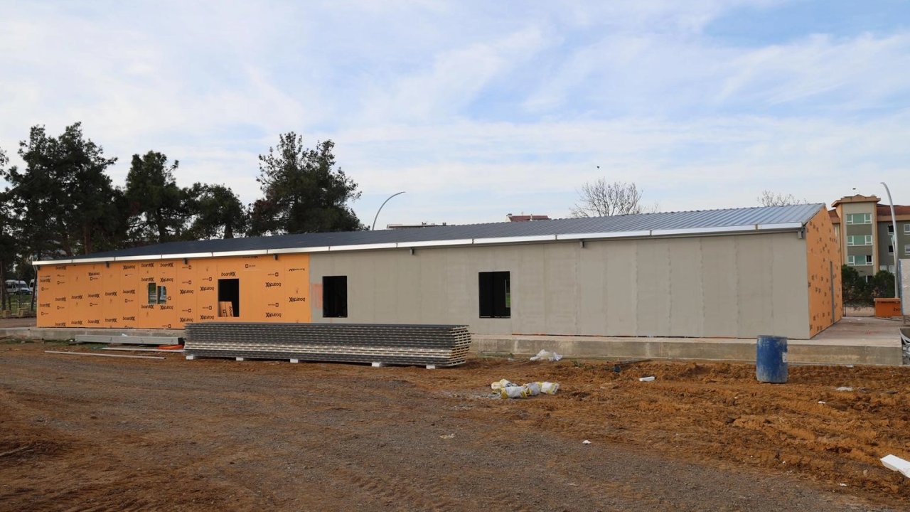 Kocaeli Gebze’de geçici kaymakamlık binasında çalışmalar sürüyor