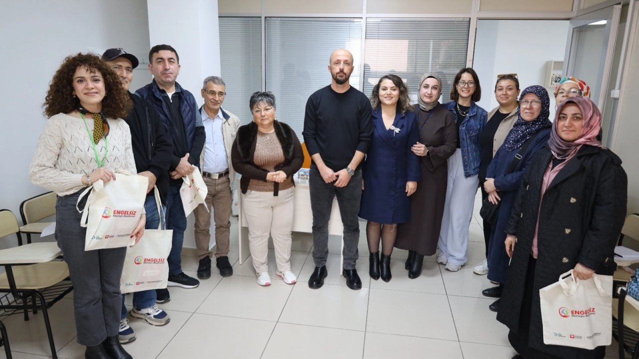 Kocaeli İzmit&#039;te “Engelsiz Ebeveyn Akademisi”