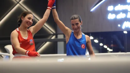 Kocaeli’nin altın yumruğu Ayşen Taşkın’dan büyük başarı