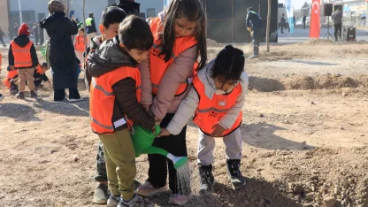 Konya Karatay’da 10 bin 400 metrekarelik alana fidan dikildi