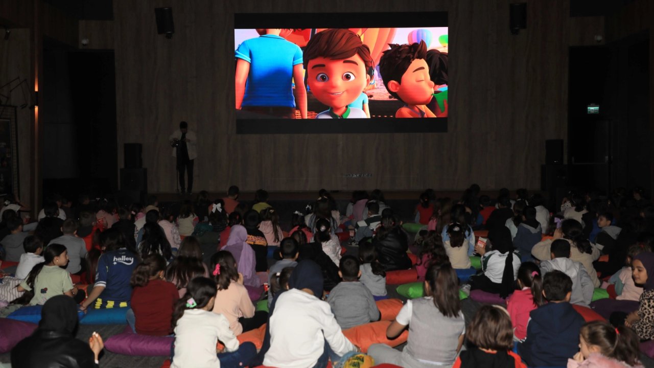 Konya Karatay&#039;da sinema gösterimlerine yoğun ilgi