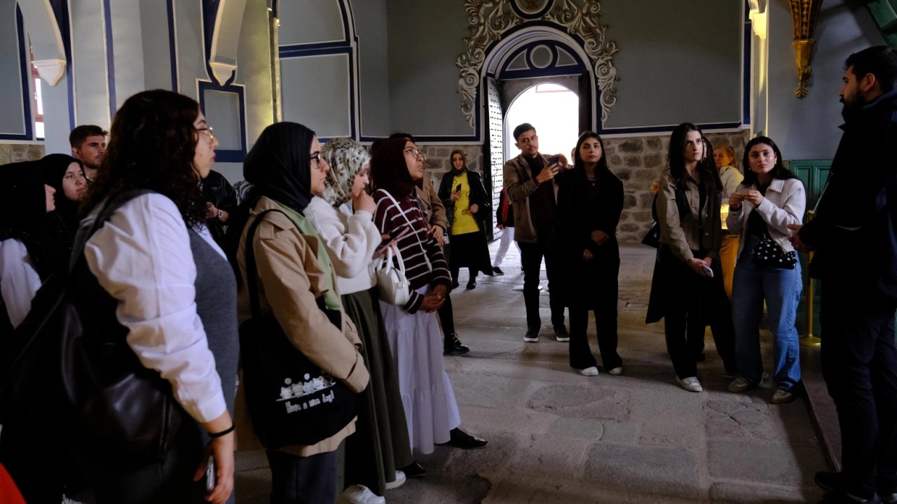 Konya&#039;da üniversiteli gençlere yenilikçi mekanlar tanıtılıyor