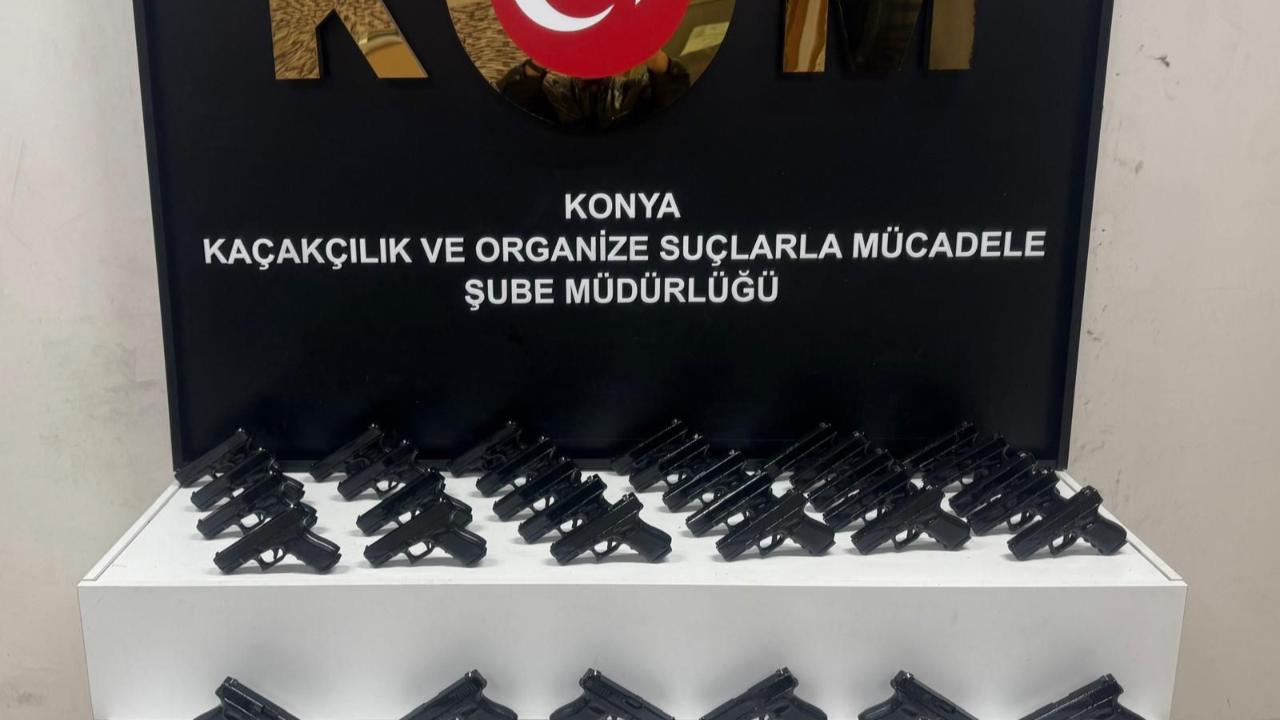 Konya&#039;da yüzlerce silah ele geçirildi