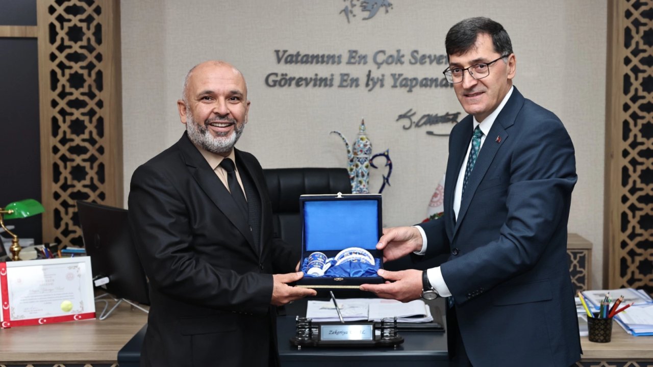 Kütahya&#039;da Başkan Kahveci&#039;den Müdür Ünal&#039;a turistik ziyaret