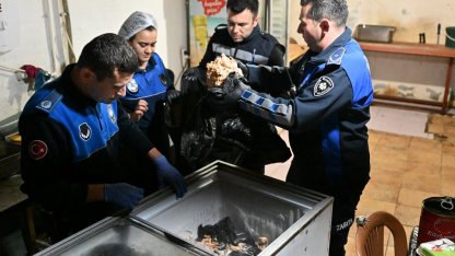 Manisa'da 150 kilo pişmiş tavuk eti ele geçirildi! İşletme mühürlendi