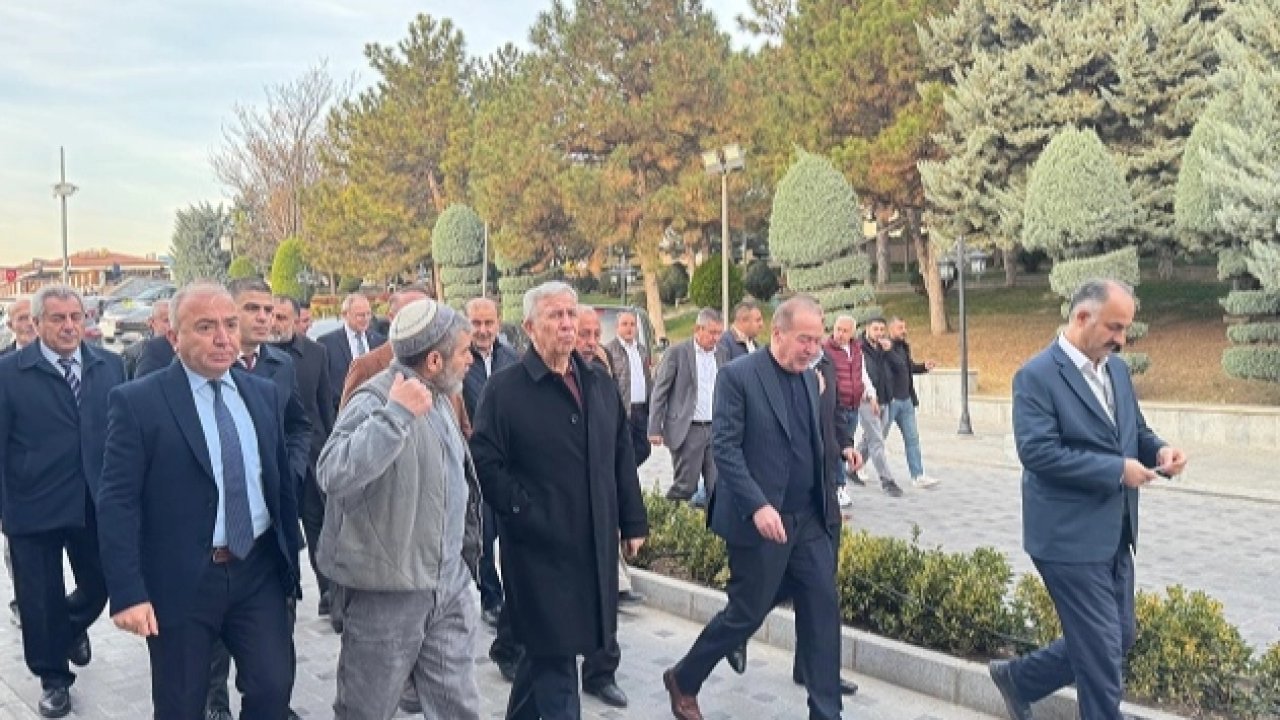 Mansur Yavaş Hacı Bayram esnafıyla buluştu