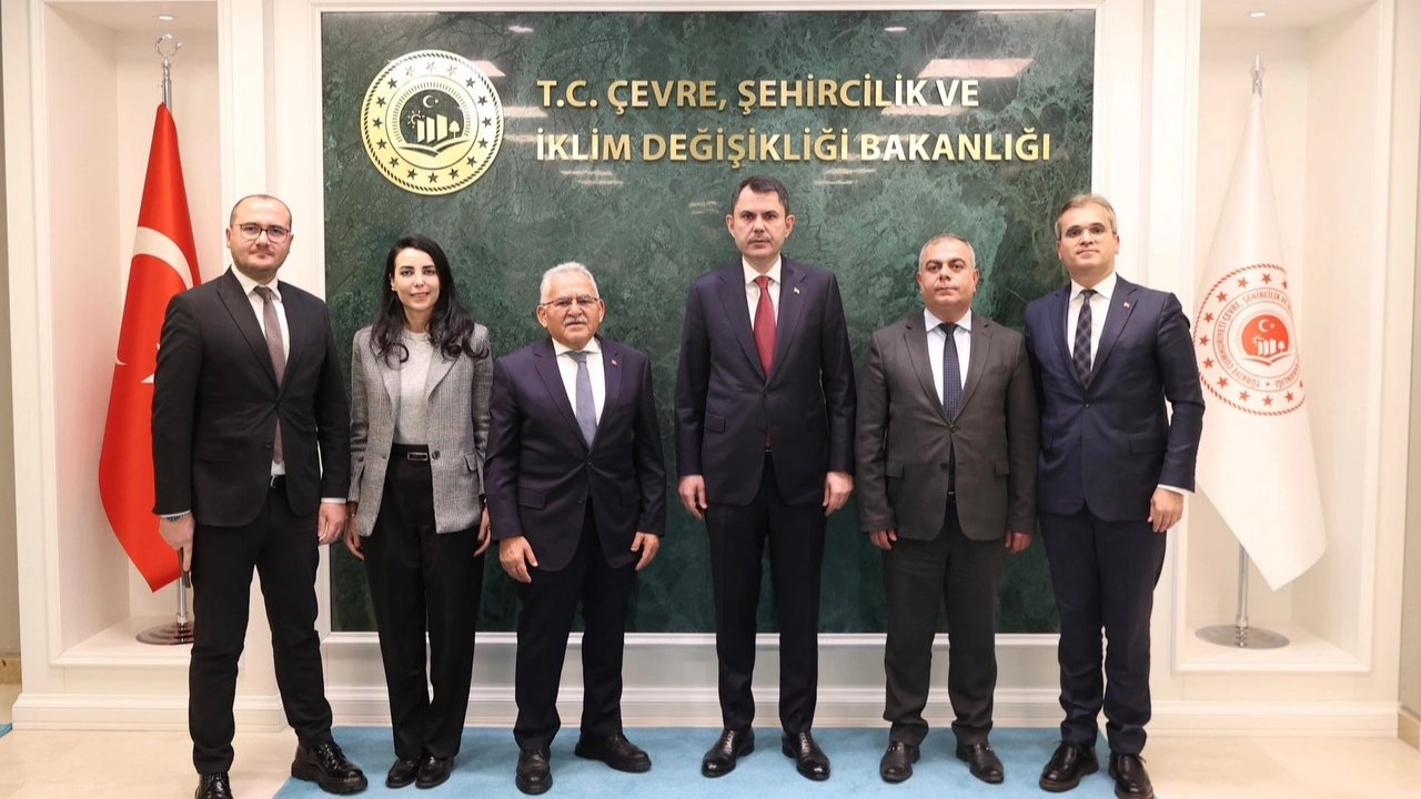 Memduh Büyükkılıç&#039;tan Bakan Kurum&#039;a ziyaret