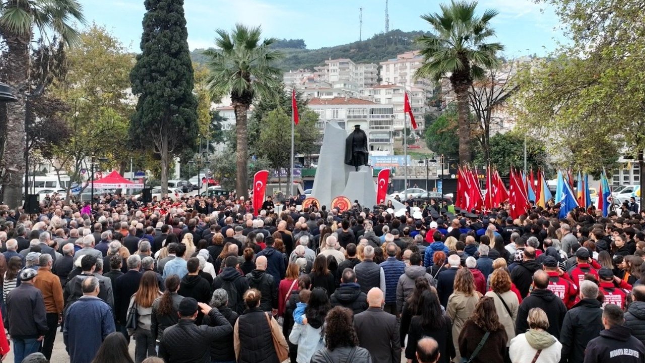 Mudanya, Atatürk’ü özlem ve saygıyla andı