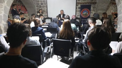 Mustafa Palancıoğlu Mektep Melikgazi'de öğrencilerle buluştu