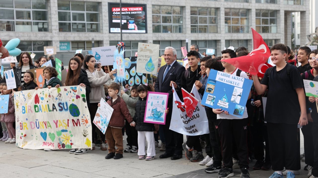 Nilüferli çocuklardan &#039;gelecek&#039; için anlamlı yürüyüş