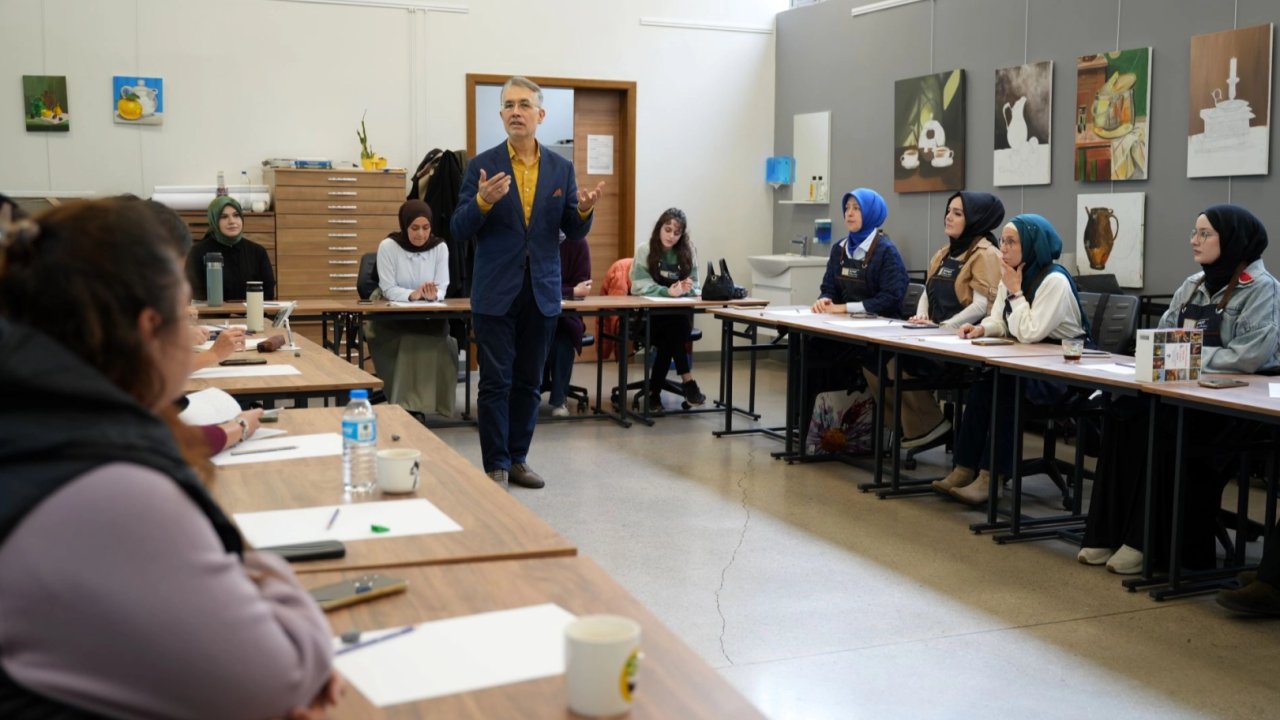 Ressam Cemal Toy, renklerin şifasını Kocaeli’ye taşıdı