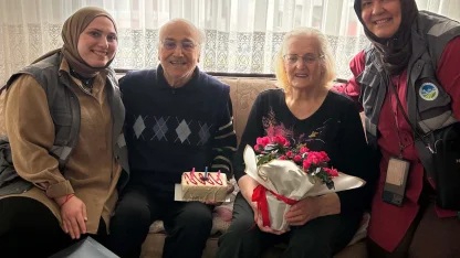 Sakarya ekipleri 65 yıllık evliliğin yıldönümüne şahitlik etti