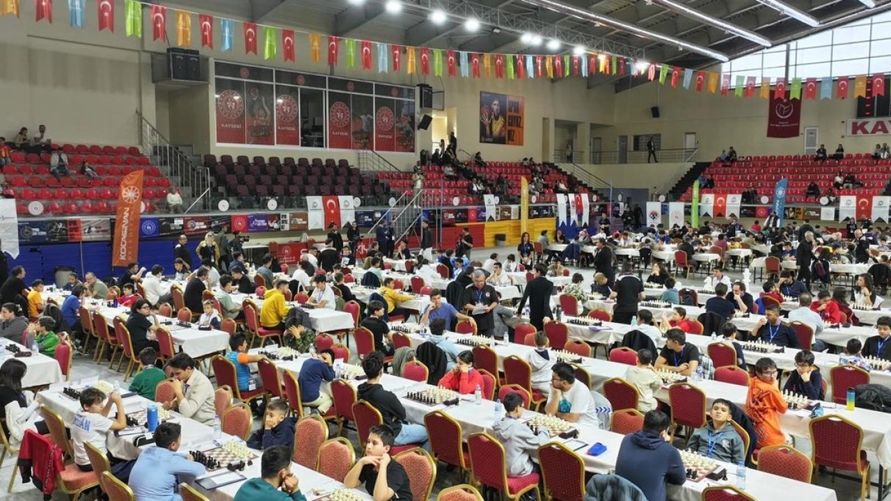 Satranç Türkiye Kupası Kayseri Kocasinan&#039;da başladı