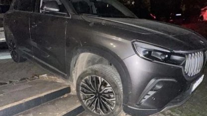 Son anda frenle kurtuldu! Merdivenleri fark etmeyen sürücü ölümden döndü