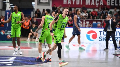 Tofaş evindeki yenilmezlik serisini Anadolu Efes'le sürdürdü