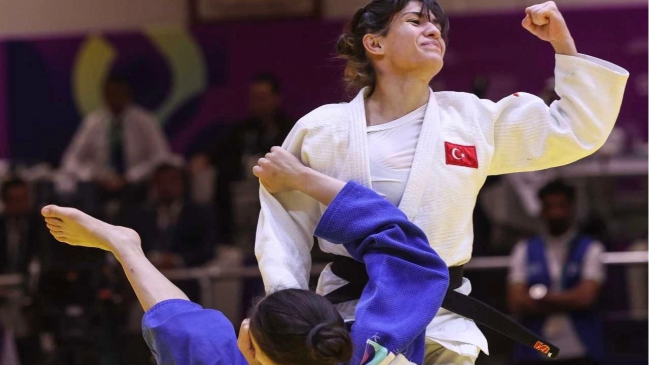 Tuğçe Beder&#039;den Riyad&#039;da altın madalya