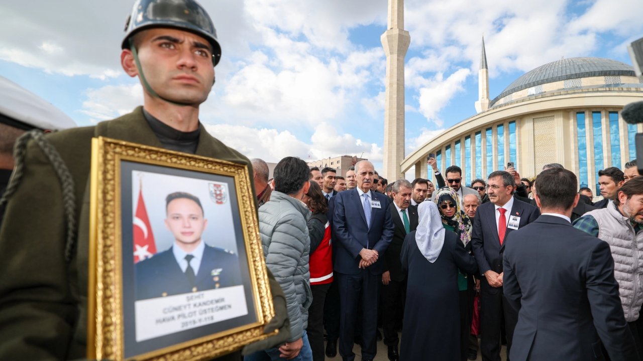 Üç şehidimiz de Ankara&#039;da son yolculuğuna uğurlandı